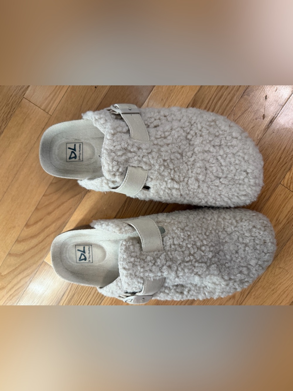 Cozy Shearling Slide Clogs in Cream